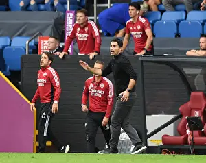Mikel Arteta Leads Arsenal in Premier League Battle at Burnley (2021-22)