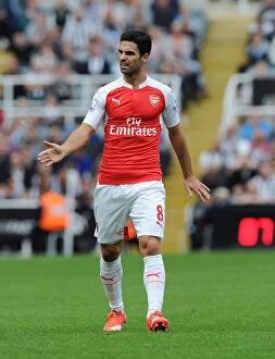 Images Dated 29th August 2015: Mikel Arteta's Intense Focus: Arsenal vs Newcastle United (2015-16)