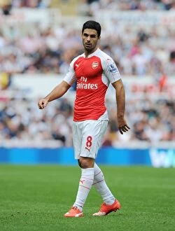 Newcastle United v Arsenal 2015-16 Collection: Mikel Arteta's Intense Focus: Arsenal vs Newcastle United (2015-16)
