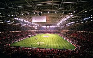 Images Dated 7th April 2005: The Millennium Stadium with the roof closed before the match