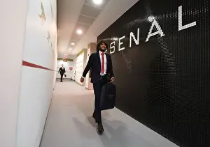 Mo Elneny in Arsenal Changing Room Before Arsenal vs Stoke City, Premier League 2017-18