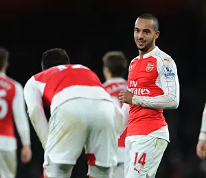 A Moment of Unity: Walcott and Giroud's Chat Amidst Arsenal vs Manchester City Rivalry (2015-16)