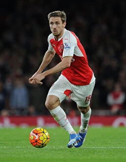 Images Dated 8th November 2015: Monreal in Action: Arsenal vs. Tottenham Rivalry at the Emirates Stadium (2015-16)