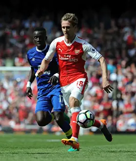 Monreal vs. Gueye: Intense Battle in Arsenal v Everton Premier League Clash