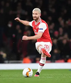 Mustafi in Focus: Arsenal's Showdown Against Olympiacos in Europa League