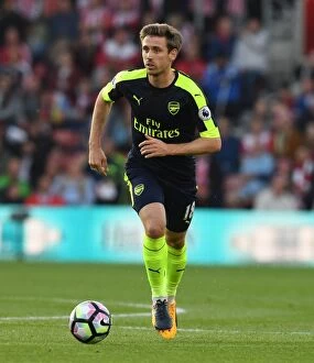 Images Dated 10th May 2017: Nacho Monreal in Action: Arsenal vs. Southampton, Premier League 2016-17