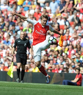 Arsenal V Everton 2016-17 Prints: Nacho Monreal in Action: Arsenal vs Everton, Premier League 2016-17