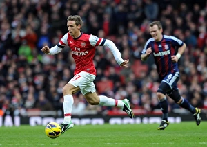 Arsenal V Stoke City 2012-13 Prints: Nacho Monreal in Action: Arsenal vs Stoke City, Premier League 2012-13