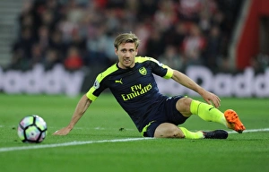 Nacho Monreal in Action: Southampton vs Arsenal, Premier League 2016-17