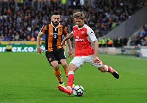 Nacho Monreal (Arsenal) Robert Snodgrass (Hull). Hull City 1:4 Arsenal. Premier League Nacho Monreal (Arsenal) Robert Snodgrass (Hull). Hull City 1:4 Arsenal. Premier League