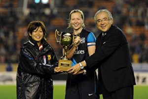 Nahomi Kawasumi vs Jayne Ludlow: A 1-1 Stalemate in the Charity Match between INAC Kobe and Arsenal Ladies at Nishigaoka Stadium, Tokyo