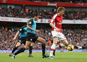 Images Dated 15th November 2008: Nicklas Bendtner (Arsenal) Curtis Davies (Aston Villa)