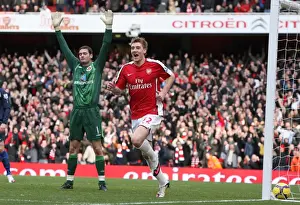 Nicklas Bendtner celebrates scoring Arsenals 1st goal as Craig Gordon