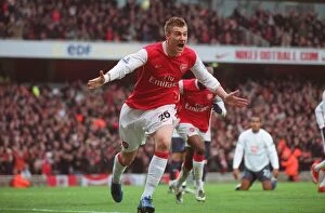Arsenal v Tottenham 2007-8 Collection: Nicklas Bendtner celebrates scoring Arsenals 2nd goal
