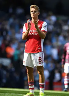Odegaard Salutes: Arsenal Fans Unwavering Support in Manchester City Showdown, 2021-22 Premier League