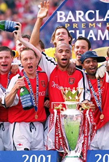 Oleg Luzhny, Lee Dixon, Thierry Henry, Richard Wright and Stuart Taylor celebrate