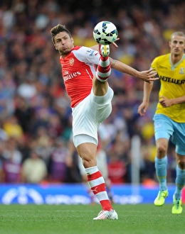 Olivier Giroud in Action for Arsenal Against Crystal Palace, Premier League 2014/15