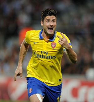 Olivier Giroud in Action: Arsenal vs. Olympique Marseille, UEFA Champions League 2013-14