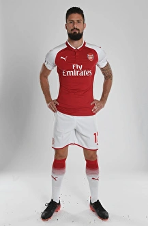 Olivier Giroud at Arsenal 2017-18 Team Photocall