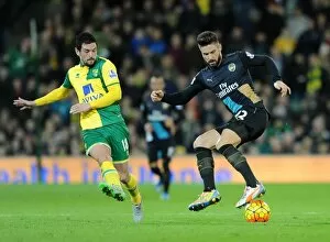 Norwich City v Arsenal 2015-16 Collection: Olivier Giroud (Arsenal) Graham Dorrans (Norwich)