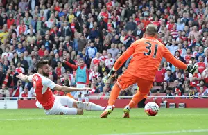 Olivier Giroud's Hat-Trick: Arsenal Crushes Aston Villa in 2015-16 Premier League
