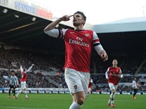Newcastle United Collection: Olivier Giroud's Thrilling Goal: Arsenal's Victory over Newcastle United, Premier League 2013-14