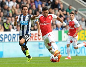 Newcastle United V Arsenal 2015-16 Prints: Oxlade-Chamberlain Outruns Thauvin