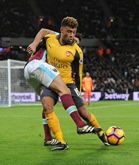 Oxlade-Chamberlain Overpowers Arbeloa: Arsenal vs. West Ham Showdown