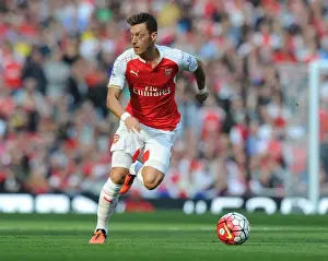 Ozil's Brilliant Performance: Arsenal vs Manchester United in the 2015/16 Premier League