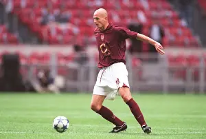 Pascal Cygan's Victory: Arsenal's 2-1 Win Against Porto at the Amsterdam Tournament, 2005