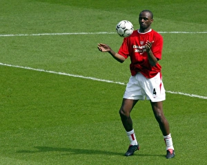 Arsenal v Leicester City Gallery: Patrick Vieira (Arsenal) warms up before the match. Arsenal 2: 1 Leicester City