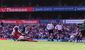 Patrick Vieira scores Arsenals 1st goal. Tottenham Hotspur v Arsenal Patrick Vieira scores Arsenals 1st goal. Tottenham Hotspur v Arsenal