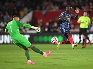 Pepe Closes In: Intense Moment from Brentford vs Arsenal Premier League Clash