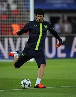 Petr Cech in Action: Arsenal vs. Paris Saint-Germain, UEFA Champions League 2016-17