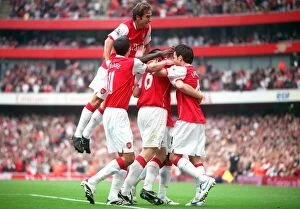 Arsenal v Sunderland 2007-8 Collection: Philippe Senderos celebrates scoring Arsenals 2nd goal with Cesc Fabregas