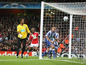 Arsenal V FC Porto 2008-09 Prints: Porto goalkeeper Helton looks on as Emmanuel Adebayor s