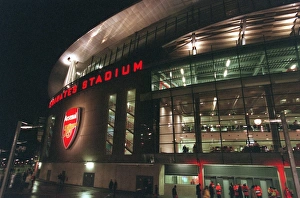 Pre-Match Excitement: Arsenal vs Hamburg, UEFA Champions League Group G (3:1), Emirates Stadium, London, November 21, 2006