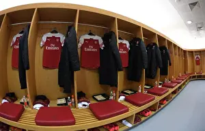 Pre-Match Tension: Arsenal vs Manchester United at Emirates Stadium