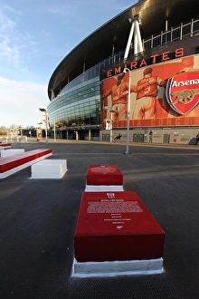 Premier League Showdown: Arsenal vs. Everton at Emirates Stadium (December 2011)