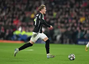 PSV Eindoven V Arsenal 2024-25 Prints: PSV Eindhoven v Arsenal FC - UEFA Champions League 2024/25 Round of 16 First Leg