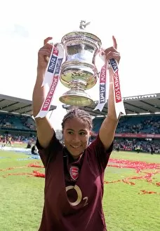 Images Dated 2nd May 2006: Rachel Yankey (Arsenal) with the FA Cup Trophy