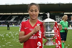 Arsenal Ladies v Sunderland WFC Collection: Rachel Yankey (Arsenal Ladies) with the FA Cup Trophy
