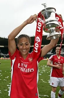 Arsenal Ladies v Sunderland WFC Collection: Rachel Yankey (Arsenal Ladies) with the FA Cup Trophy