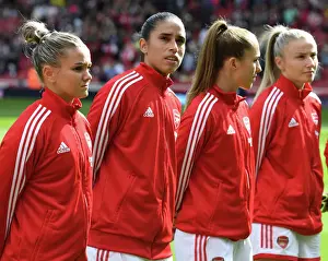 Rafaelle Souza's Pre-Battle Gear Up: Arsenal Women vs. Tottenham Hotspur in Barclays WSL