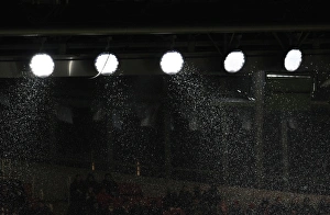 Rainy Night Battle: Arsenal vs Swansea City, Premier League 2015-16 - Emirates Stadium