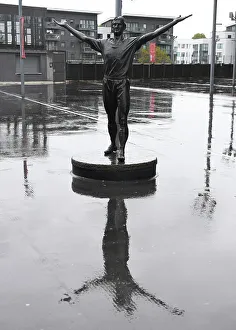 Rainy Premier League Showdown: Arsenal vs. Nottingham Forest at Emirates Stadium (2022-23)