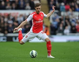 Images Dated 25th February 2009: Ramsey in Action: Arsenal vs. Newcastle United, Premier League 2014-2015