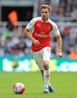 Images Dated 29th August 2015: Ramsey in Action: Arsenal vs. Newcastle United, Premier League 2015-16