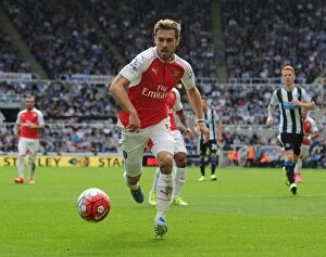 Images Dated 29th August 2015: Ramsey in Action: Arsenal vs. Newcastle United, Premier League 2015-16