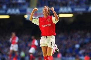Images Dated 7th April 2005: Ray Parlour celebrates scoring the 1st Arsenal goal. Arsenal 2: 0 Chelsea